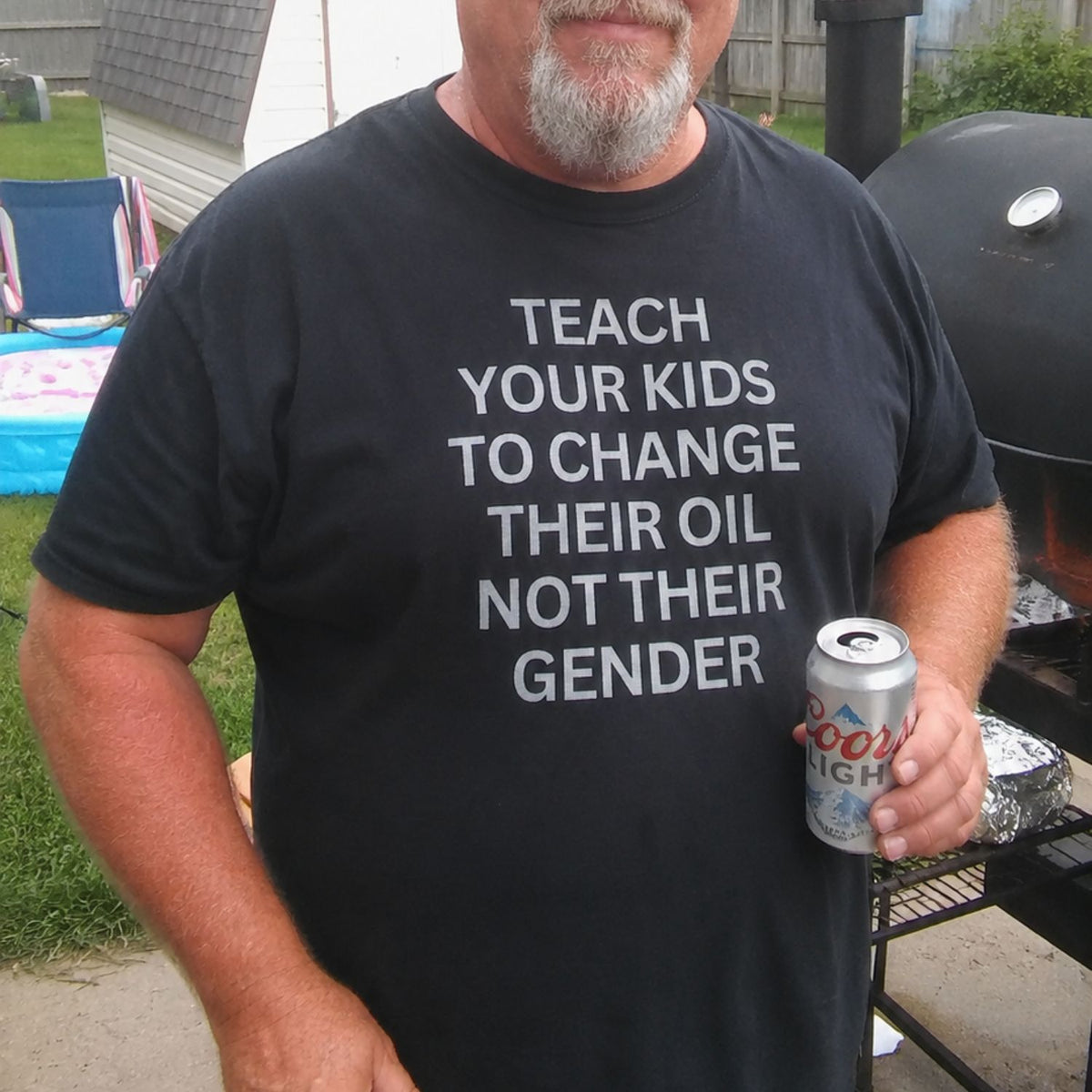 Change Oil not Genders │ T-Shirt